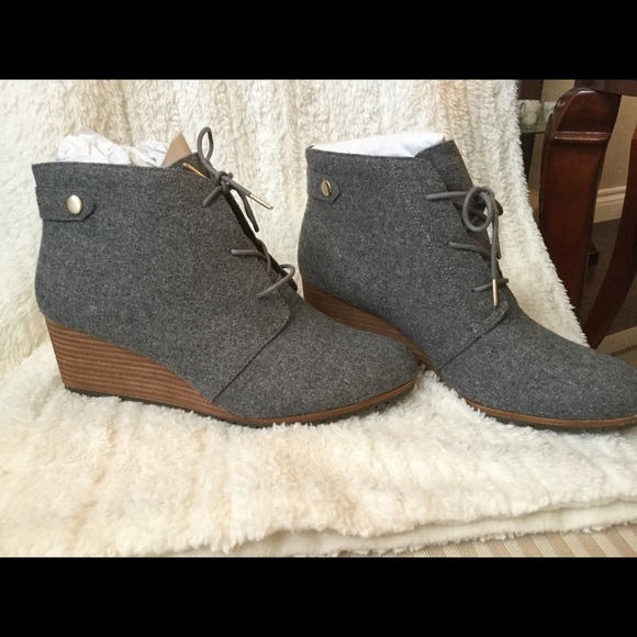 conquer wedge bootie
